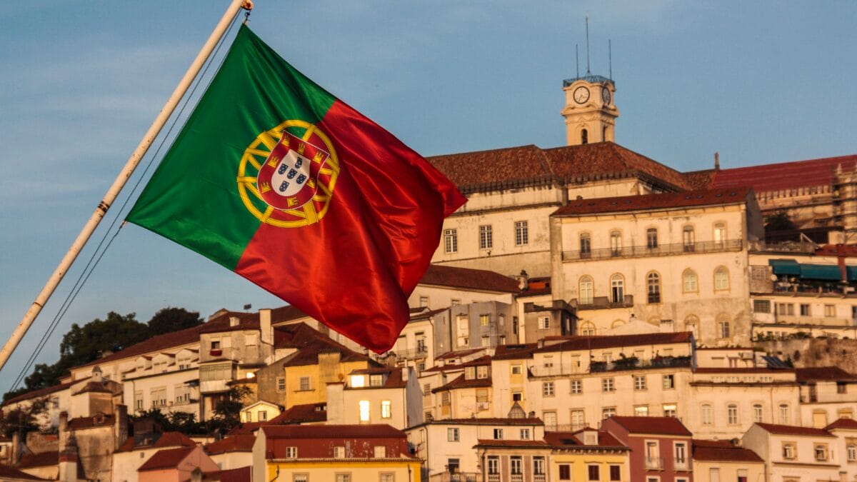 Portugal aprova lei anti-imigração; veja como brasileiros serão afetados