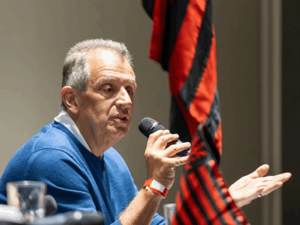 presidente-do-palmeiras-dispara-contra-o-flamengo-apos-bloqueio:-“tem-que-jogar-sozinho”