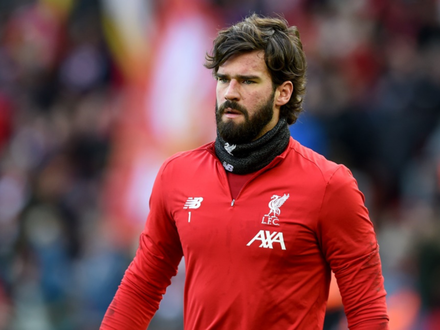 Alisson sofre lesão na Champions e vira baixa para a Seleção Brasileira