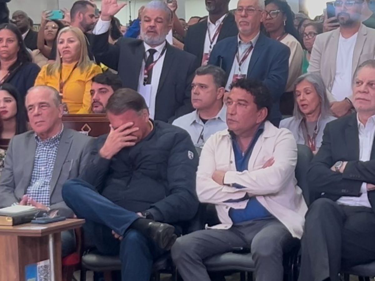 Moraes autoriza grupo de oração na casa de Bolsonaro: “Não pode desvio de finalidade”