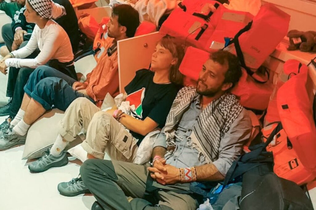 israel-diz-que-vai-deportar-ativistas-de-flotilha-humanitaria