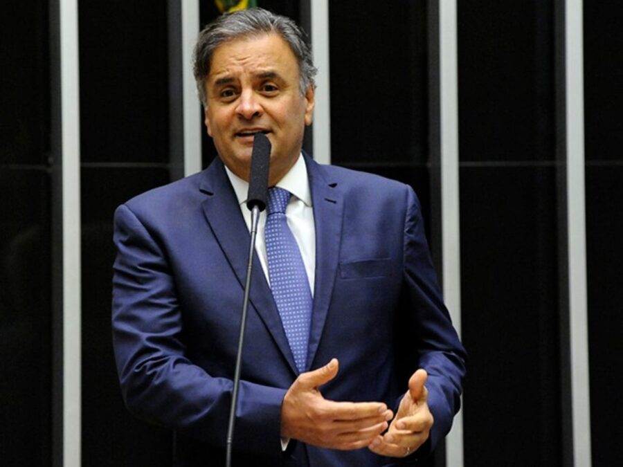 Com missão de eleger 30 deputados em 2026, Aécio volta a presidir PSDB