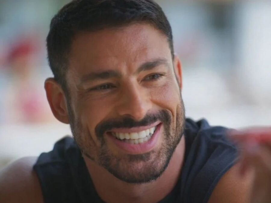 Cauã Reymond destaca talento dos colegas em “Vale Tudo”: “Grandes atores”