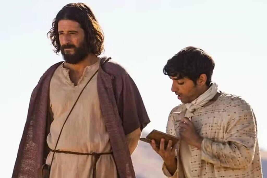 ator-de-the-chosen-perdeu-11-kg-para-viver-jesus-na-cruz:-veja-fotos