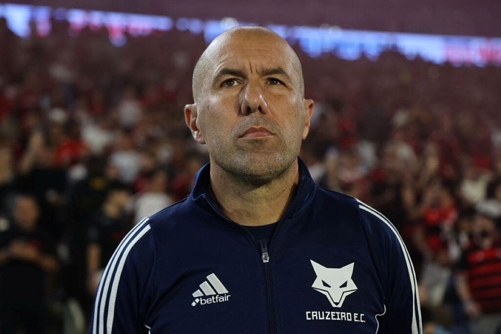 leonardo-jardim-se-diz-satisfeito-com-empate-contra-o-flamengo