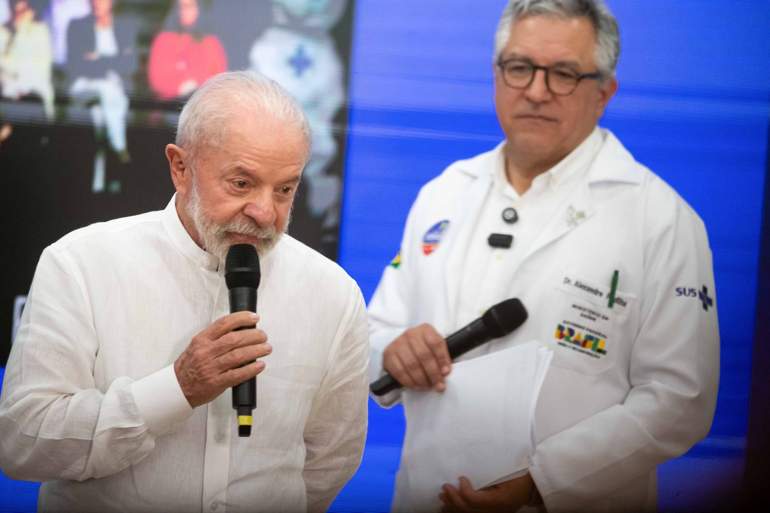 Lula acompanha de perto casos de contaminação por metanol, diz Padilha