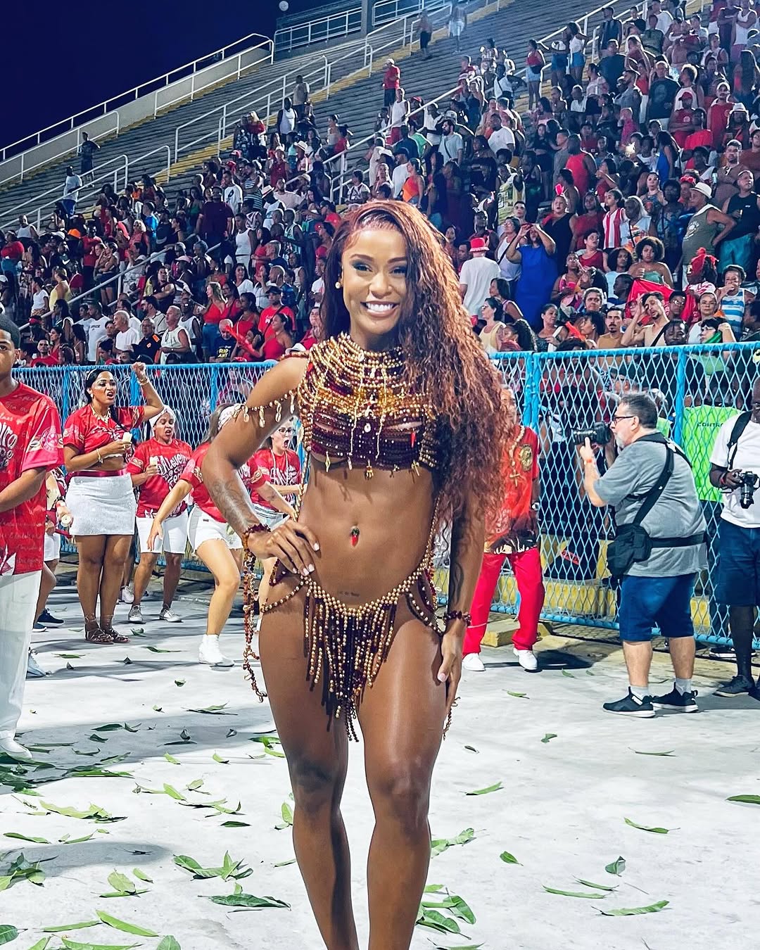 MC Rebecca relembra trajetória até se tornar musa da Salgueiro: “Honrada”