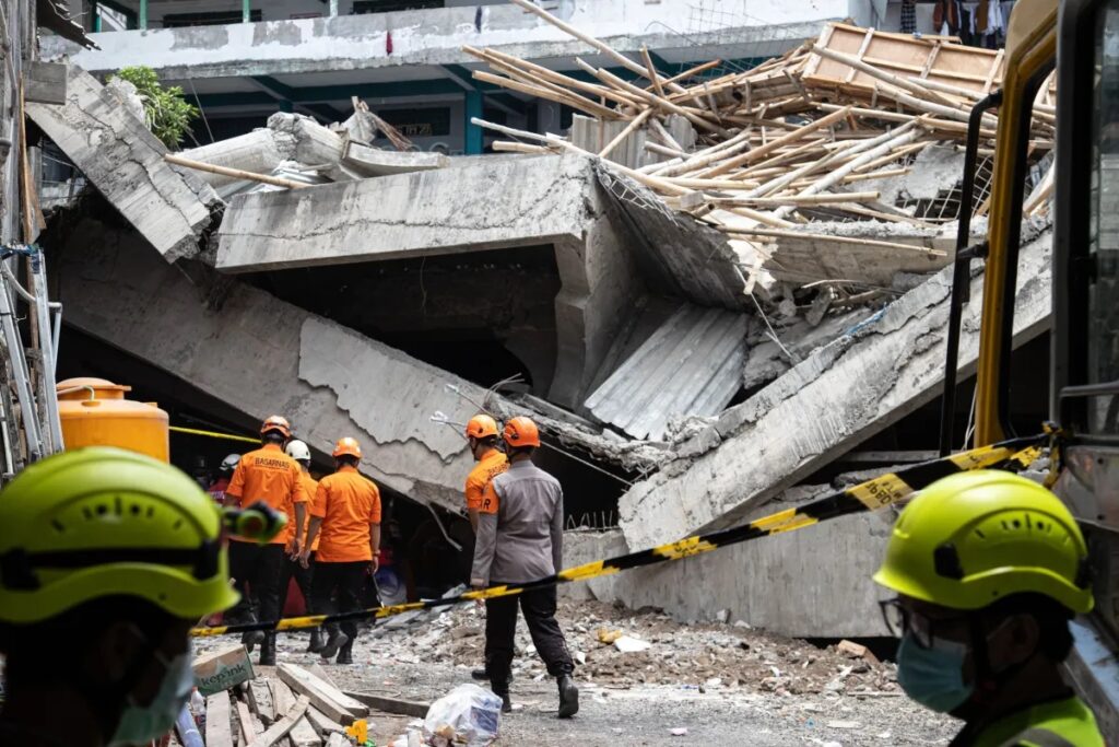 aumenta-o-numero-de-mortos-em-desabamento-de-escola-na-indonesia