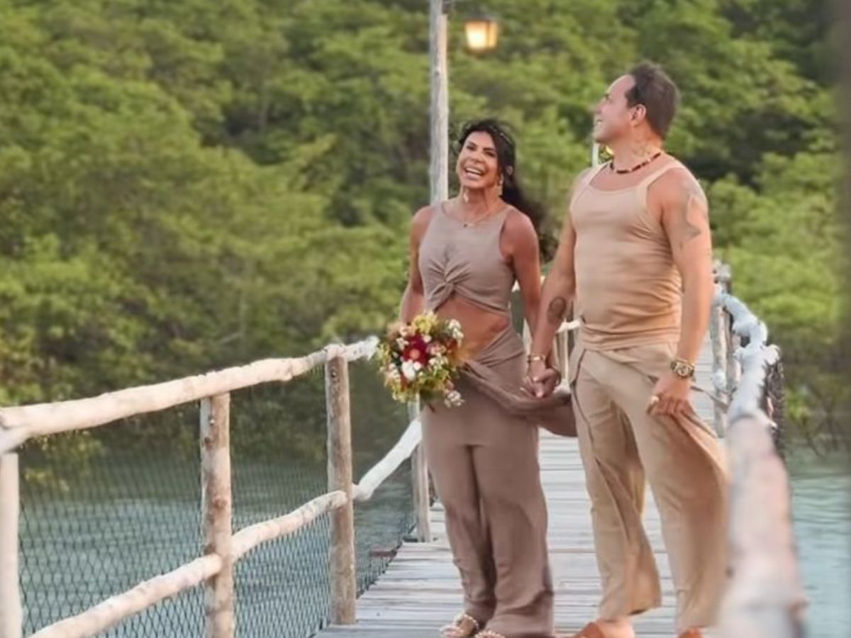 Gretchen renova votos de casamento na praia e rouba a cena com Esdras