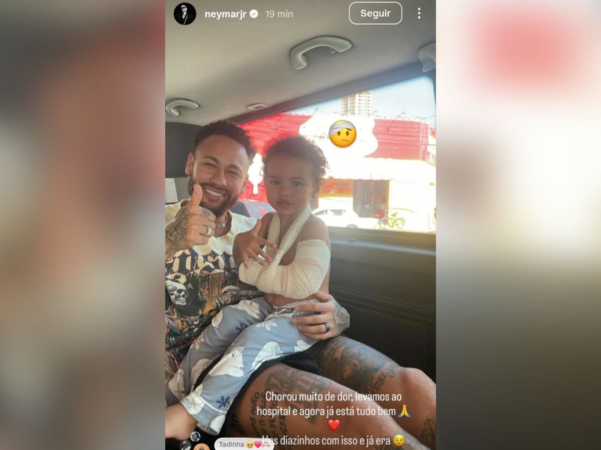 Neymar tranquiliza fãs após susto com Mavie e mostra filha com o braço enfaixado