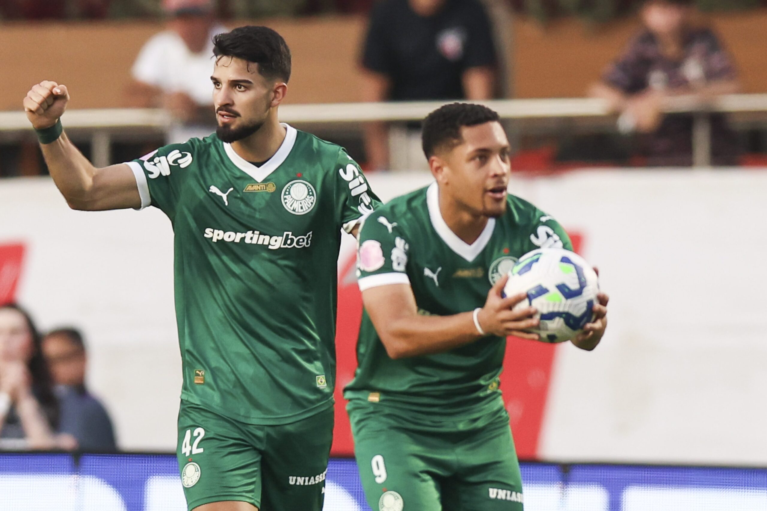 Fechou o tempo no MorumBis! Palmeiras provoca São Paulo nas redes