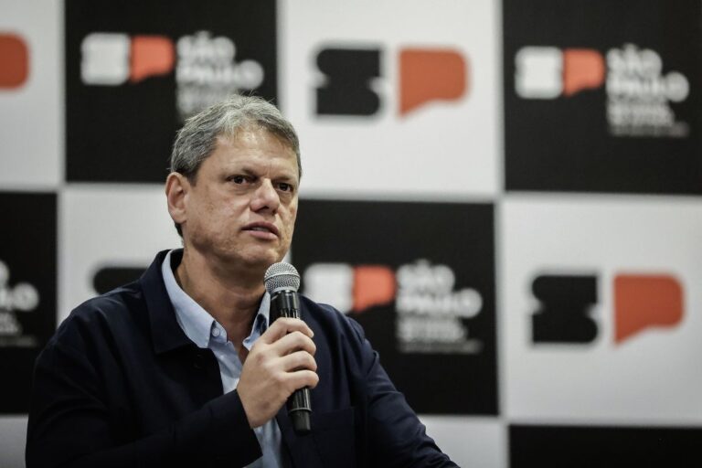 tarcisio-anuncia-convenio-com-fabricantes-de-bebidas-para-combate-a-adulteracao