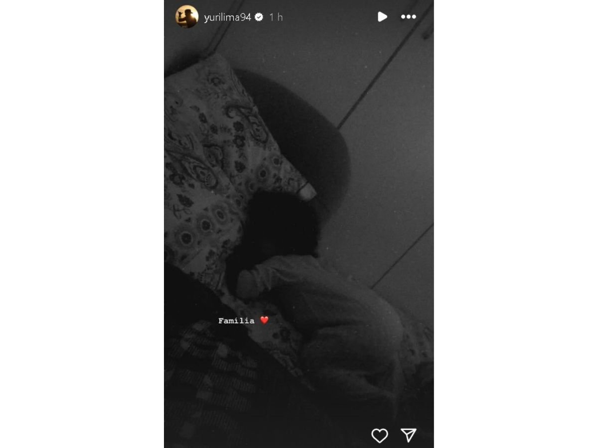 Após apagar fotos com IZA, Yuri Lima publica imagem enigmática com a filha
