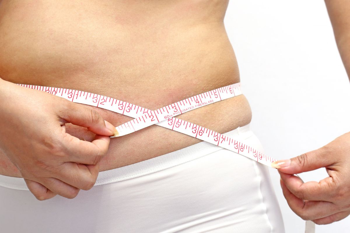Médica lista 5 estratégias eficazes para eliminar gordura visceral