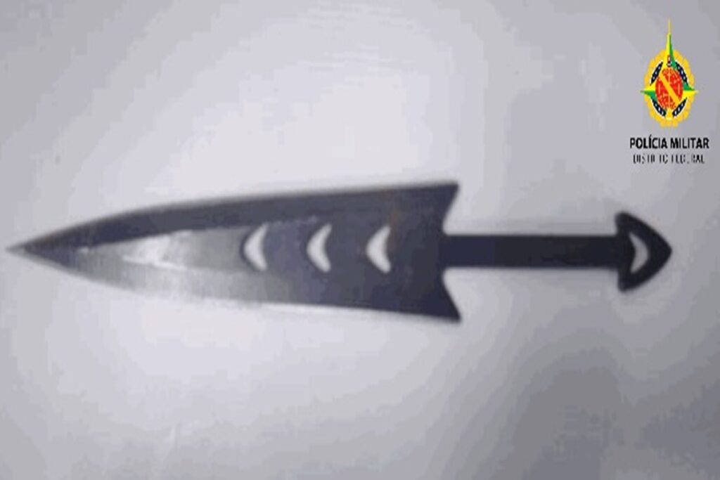 adolescente-admite-ter-esfaqueado-estudante-em-parada-de-onibus