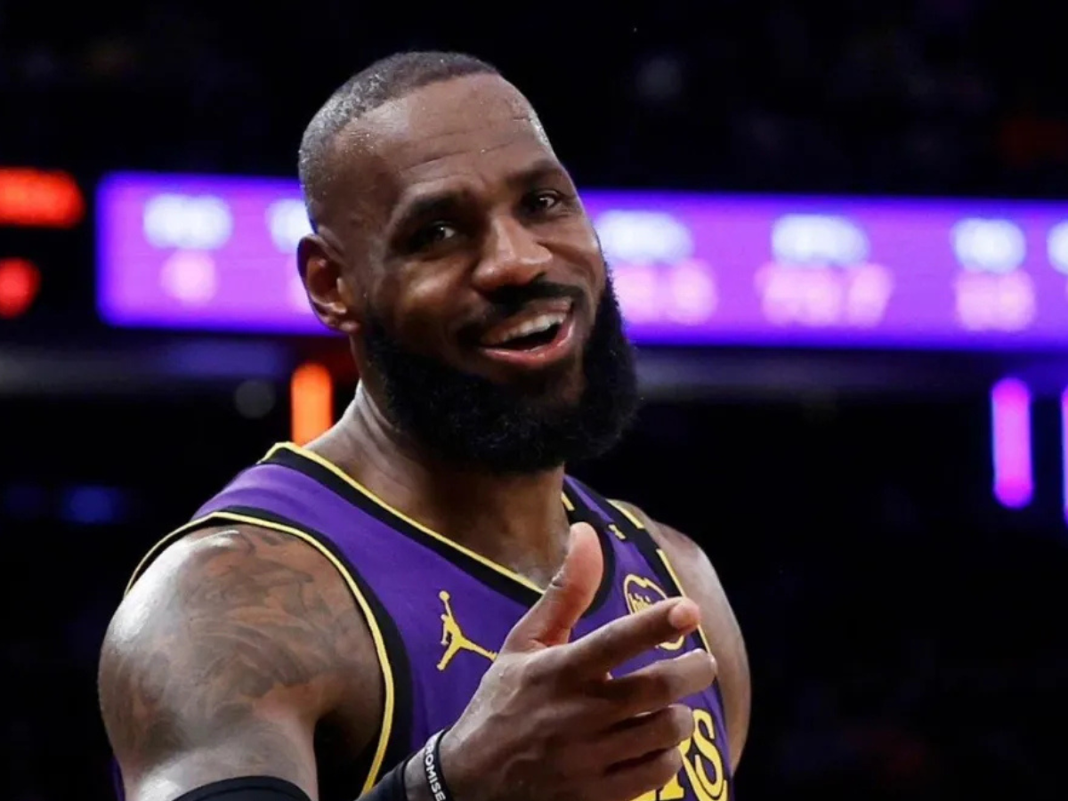 Despedida? Só que não: fã processa LeBron após expectativa de aposentadoria frustrada