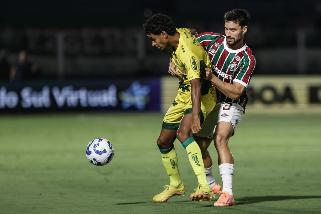 cbf-divulga-audio-do-var-em-gol-anulado-do-fluminense;-confira