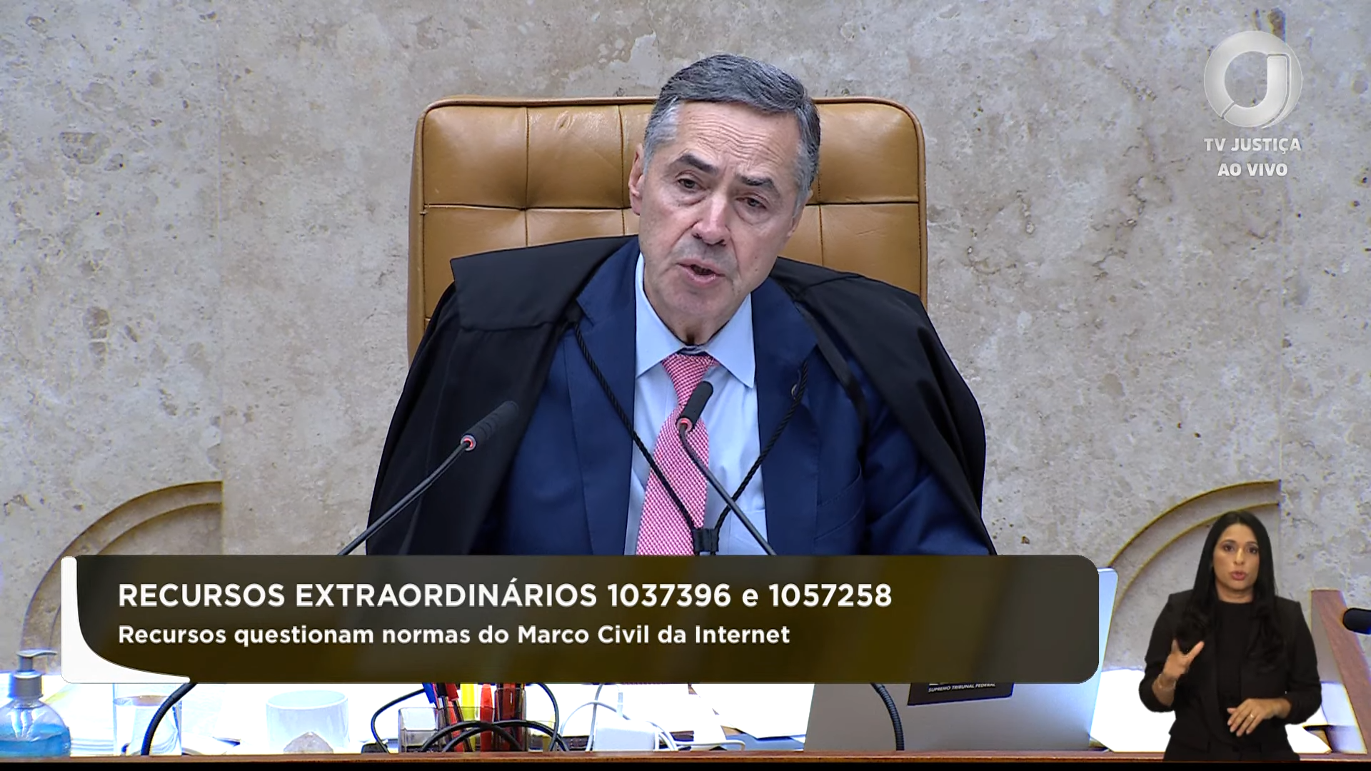 Barroso anuncia aposentadoria do STF