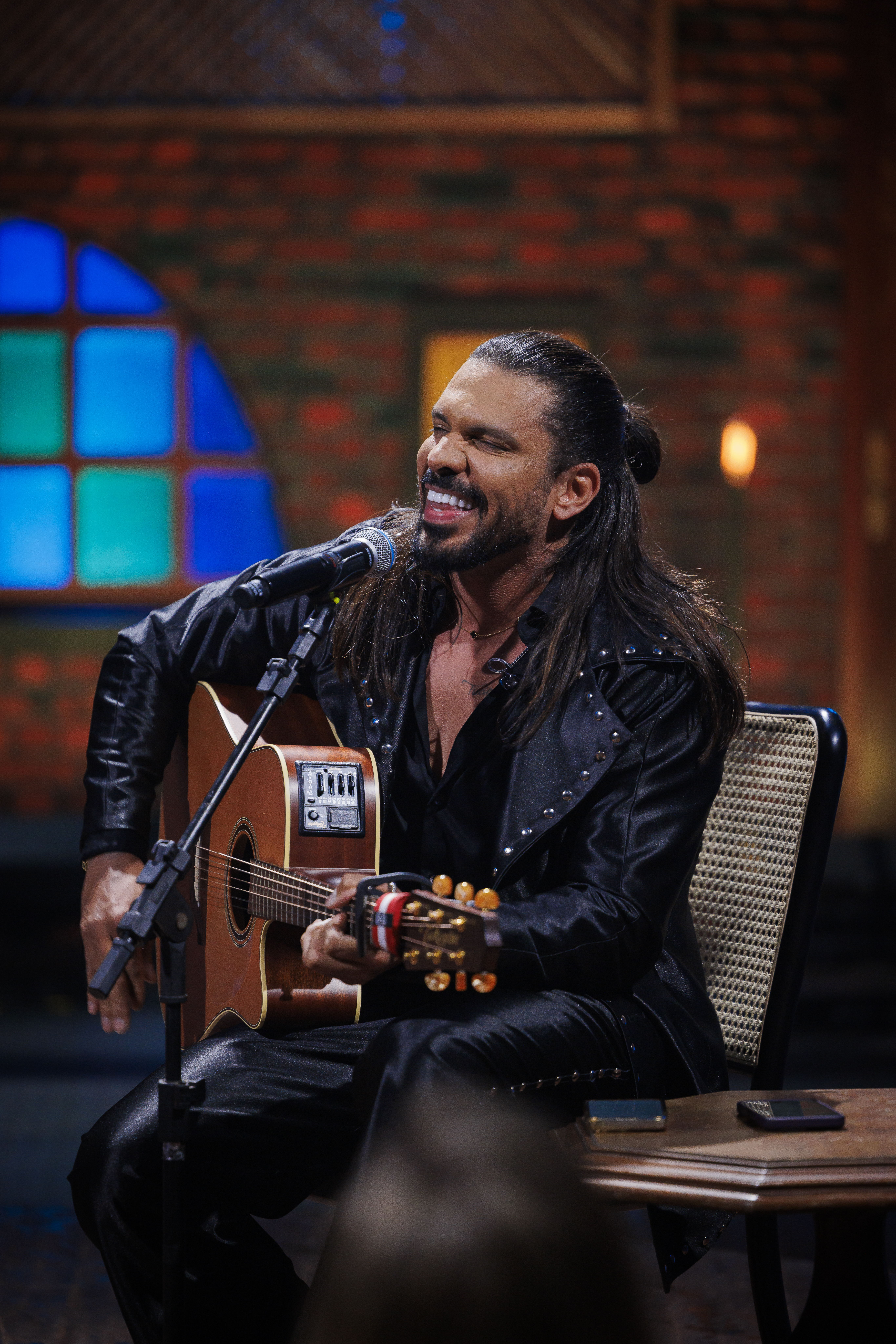 Thales Lessa surpreende público e cria música inédita em nove minutos durante show