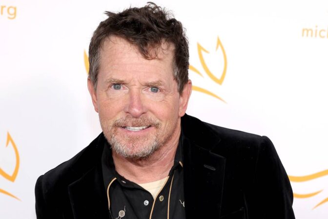 michael-j-fox-anuncia-fim-da-aposentadoria-apos-luta-contra-parkinson