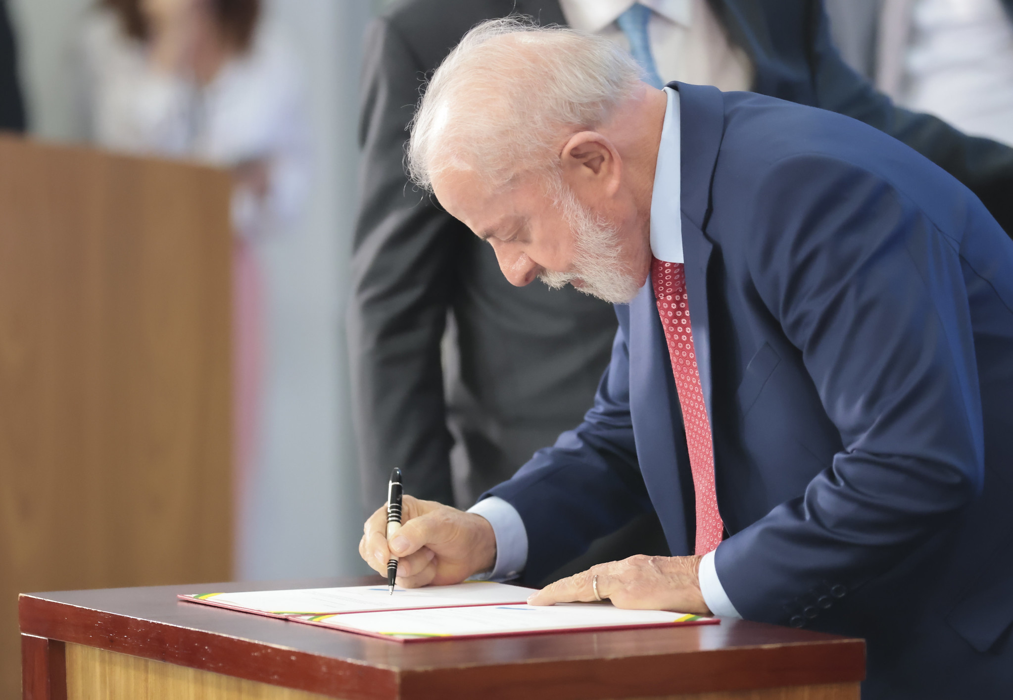 Lula é aconselhado a indicar logo substituto de Barroso por um motivo