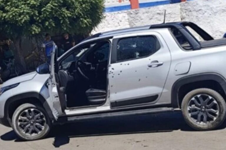 bebe-e-dois-adultos-ficam-feridos-apos-carro-ser-metralhado-na-bahia