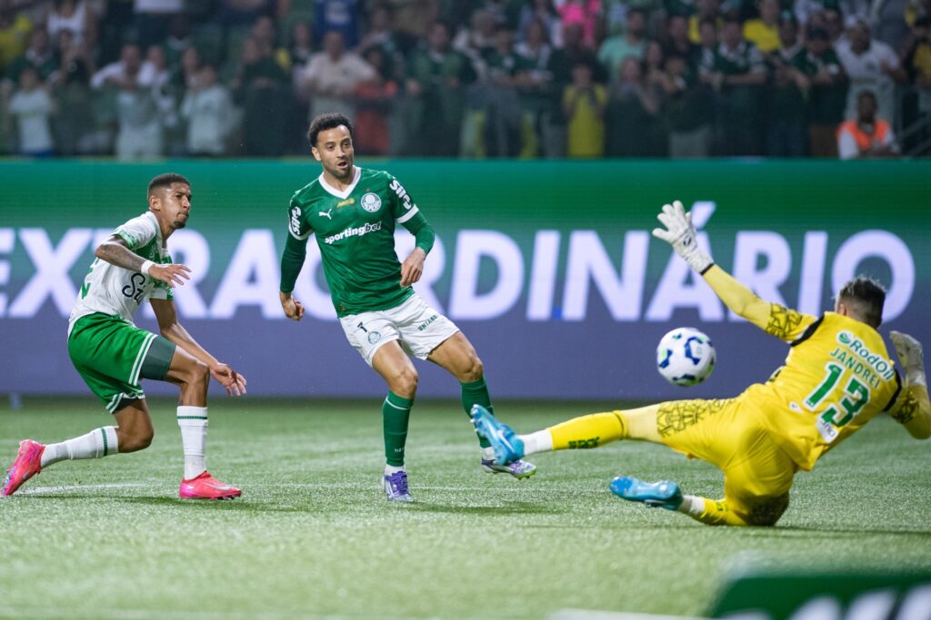 palmeiras-goleia-juventude-e-se-isola-na-lideranca-do-brasileirao