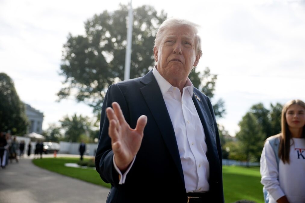 A caminho de Israel, Trump afirma que a guerra em Gaza acabou