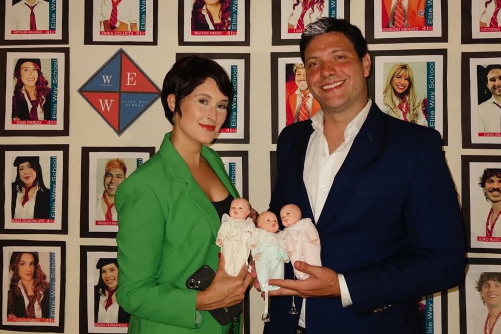 filha-viraliza-ao-imitar-william-bonner-e-fatima-bernardes-em-fantasia