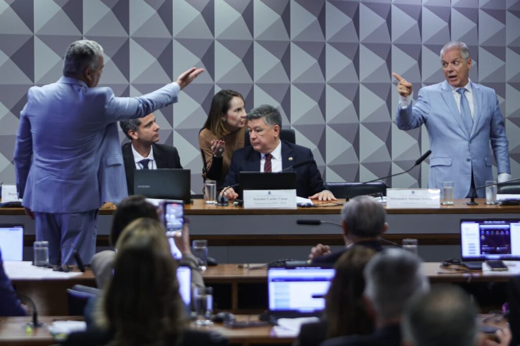cpmi:-relator-e-ex-presidente-do-inss-batem-boca-e-apontam-o-dedo