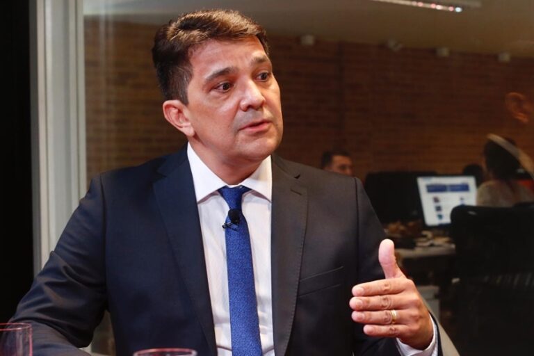 robson-candido-e-condenado-por-stalking,-mas-absolvido-de-corrupcao