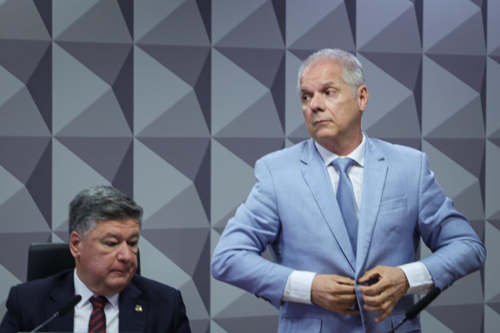 corintiano,-ex-presidente-do-inss-diz-que-foto-com-leila-“pegou-mal”