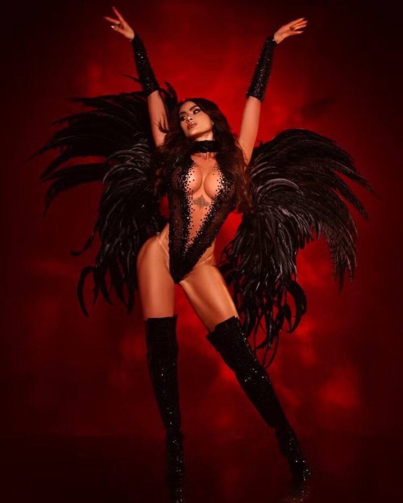 ex-bailarina-do-faustao-retoma-posto-no-carnaval-e-lanca-livro-sobre-prisao