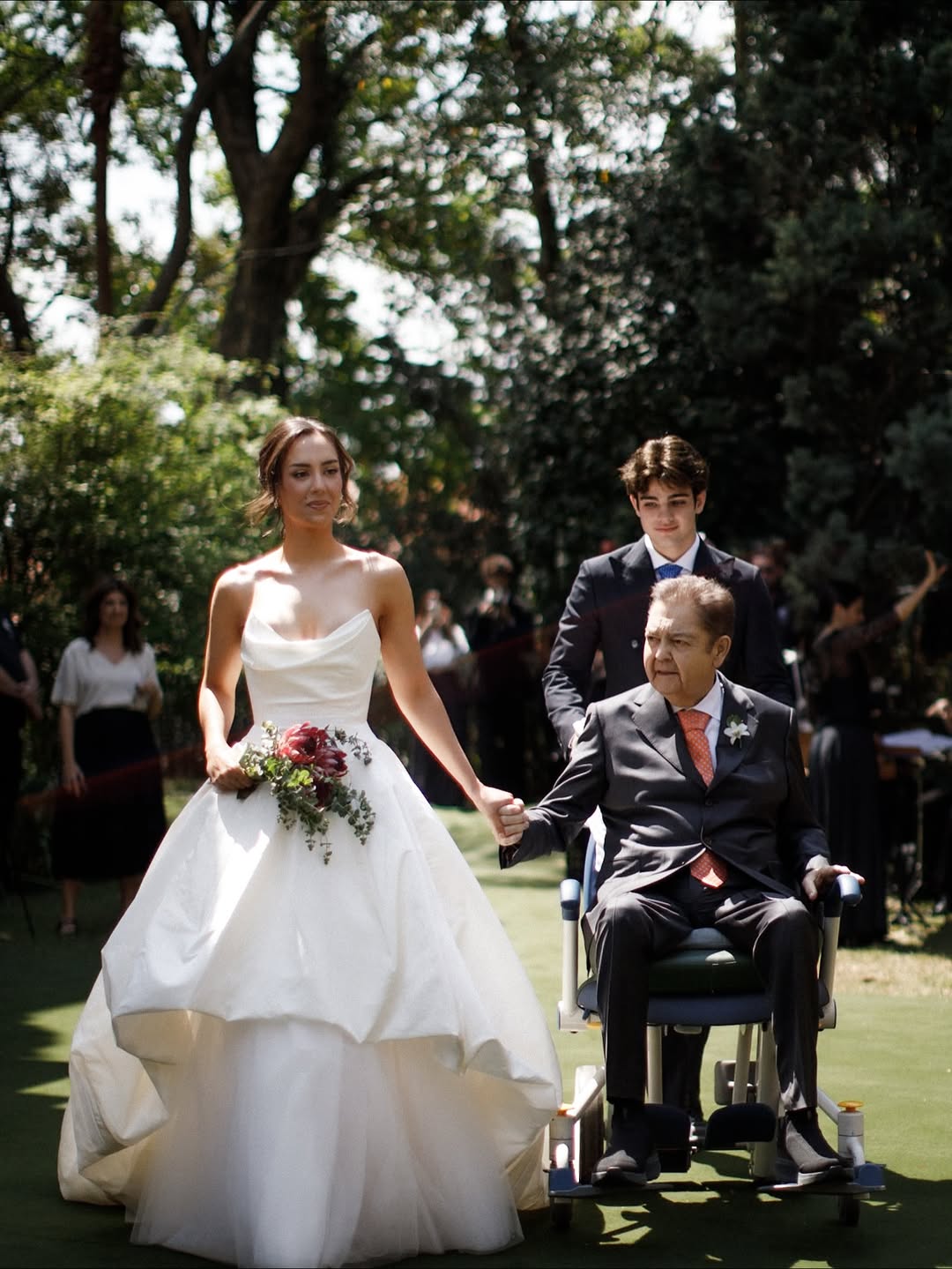 Lara, filha de Faustão, fala da saúde do pai e celebra presença em seu casamento