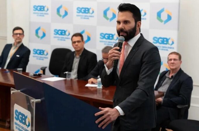 presidente-de-estatal-comunica-saida-apos-denuncia e criticas