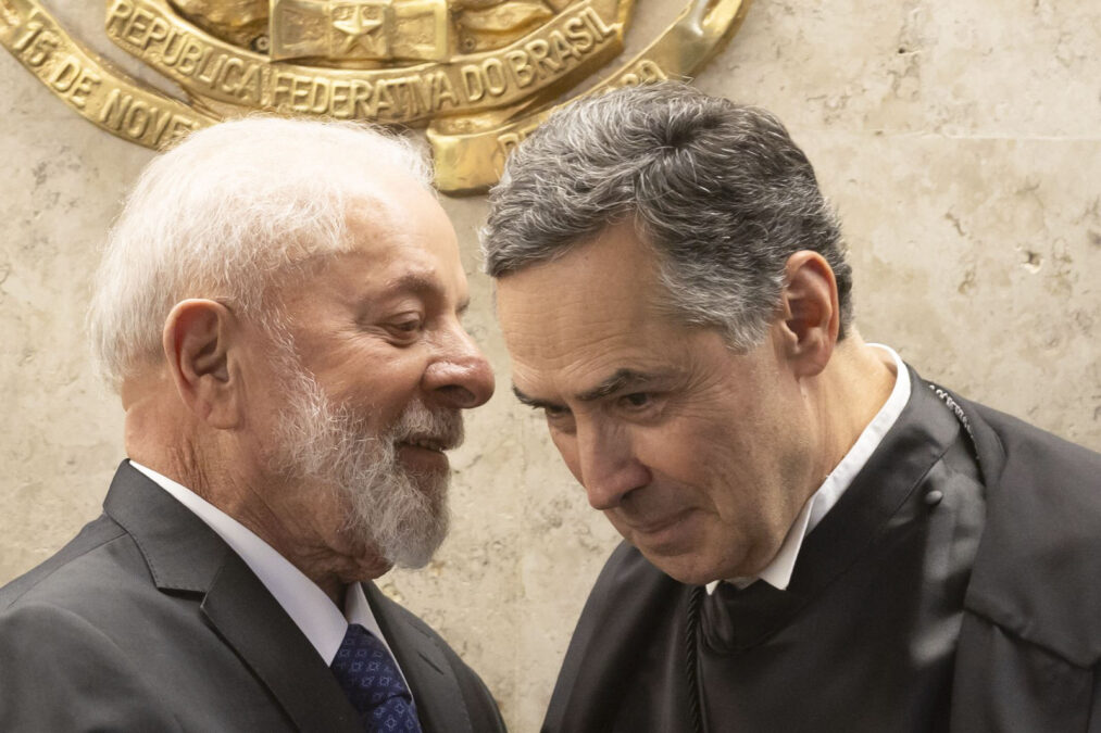 Lula recebe ministros do STF no Alvorada e discute sucessor de Barroso