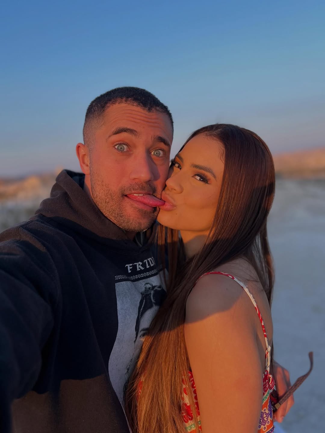 Românticos! Ricardo Vianna abre álbum de fotos da lua de mel com Lexa