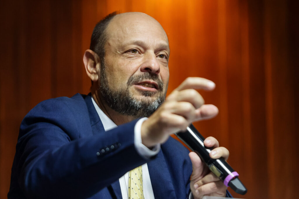 inss-paralisa-programa-que-reduzia-fila-de-espera-por-falta-de-verba