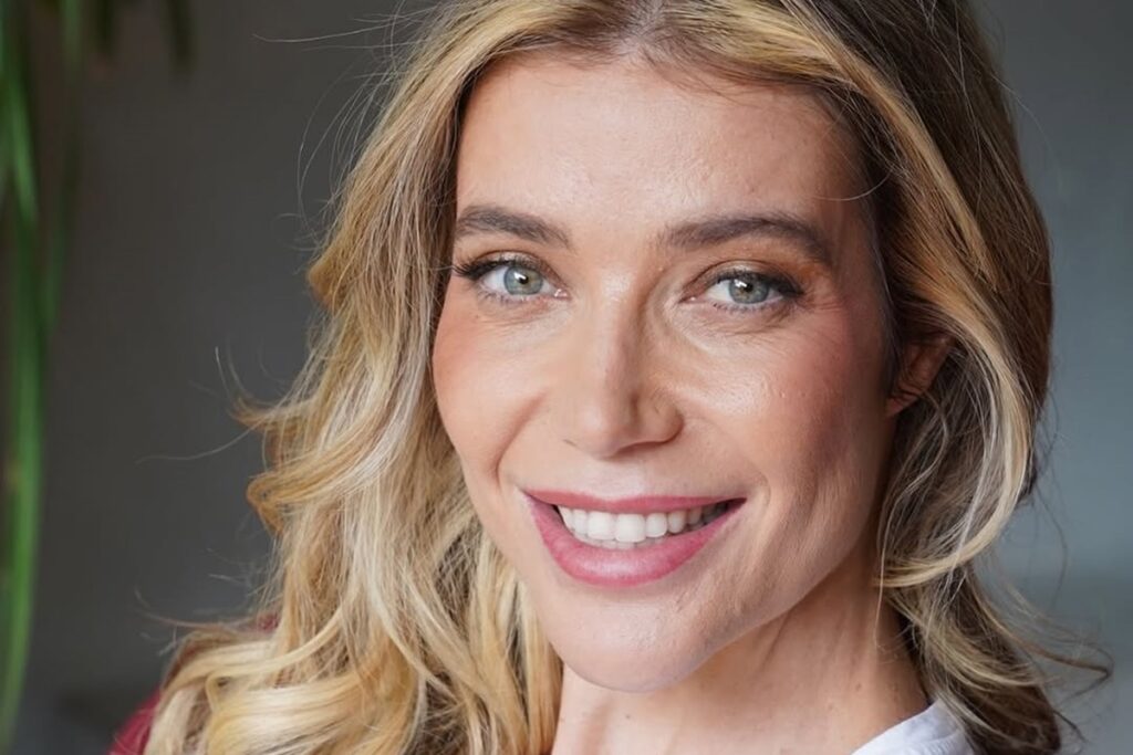 luiza-possi-expoe-dramas-com-fantasia-do-masked-singer:-“ate-fralda”