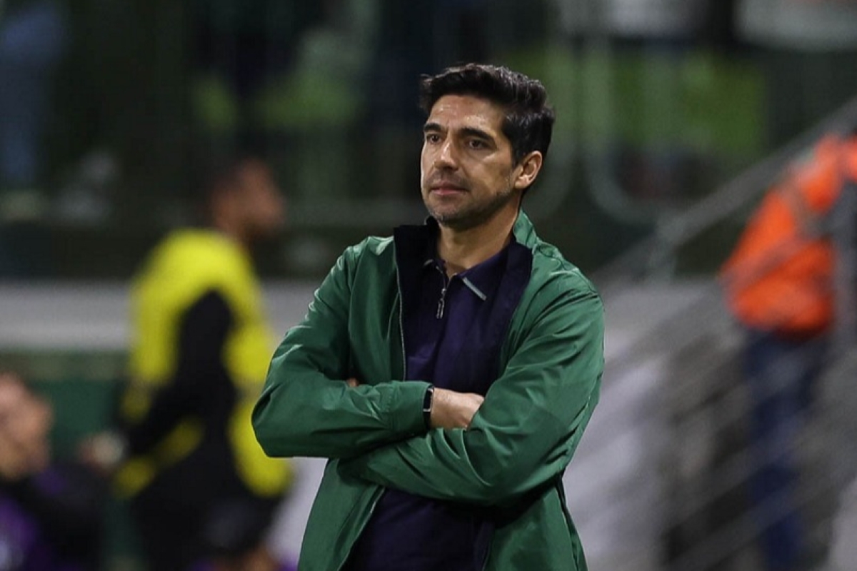 Abel exalta Vitor Roque e cita Seleção: “Se precisar, pode levar”