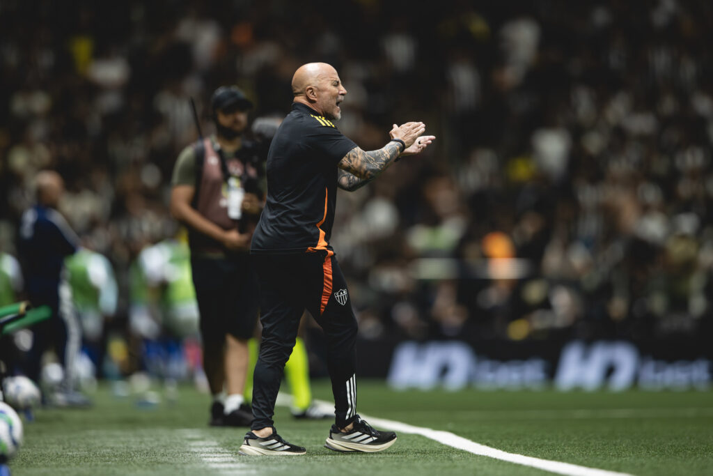 sampaoli-diz-que-atletico-mg-foi-superior-ao-cruzeiro-no-classico