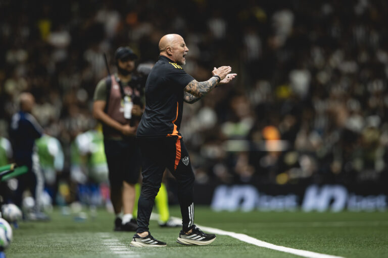 sampaoli-diz-que-atletico-mg-foi-superior-ao-cruzeiro-no-classico