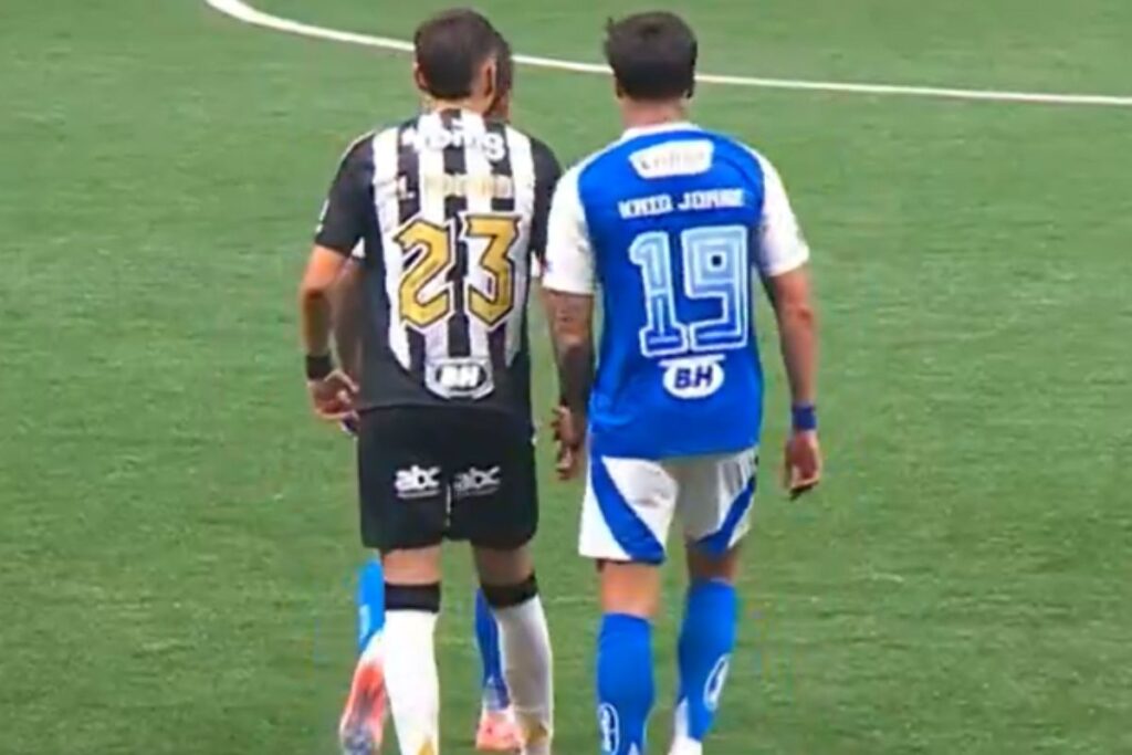 kaio-jorge-e-detonado-na-web-apos-apertar-mao-quebrada-de-rival