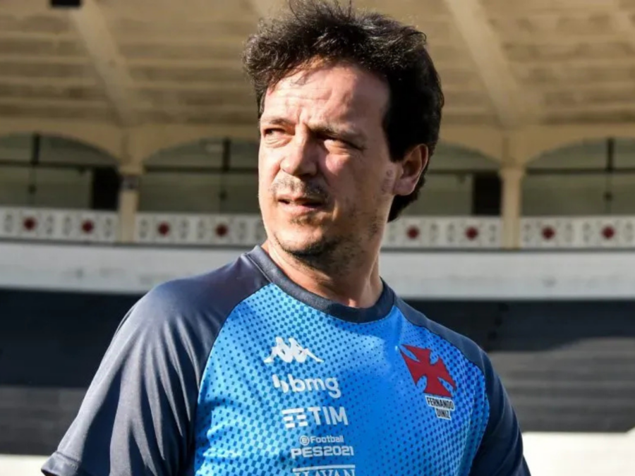 Não aliviou! Diniz empurra jogadores do Vasco para separar briga após jogo com Fortaleza