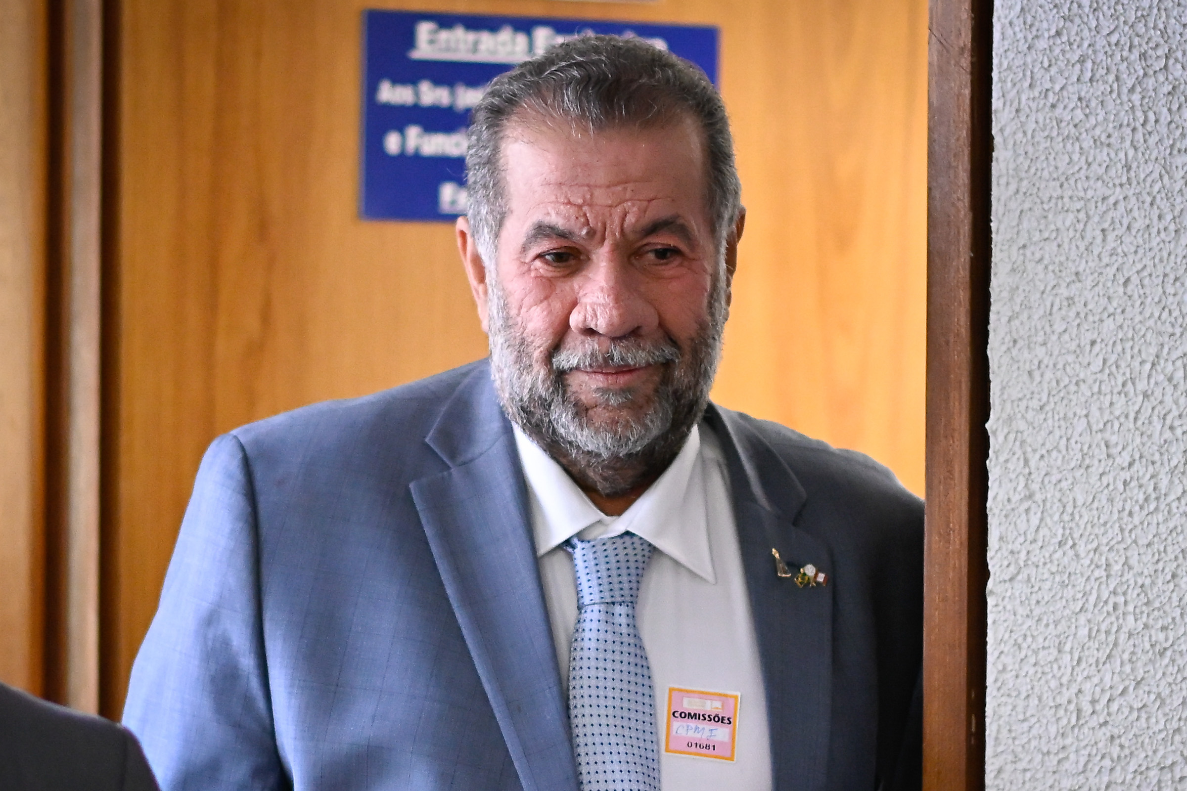 Por acordo, CPMI do INSS adia votação de quebras de sigilo de Lupi