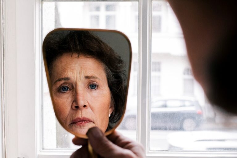 genes-podem-explicar-por-que-mulheres-tem-mais-risco-de-alzheimer