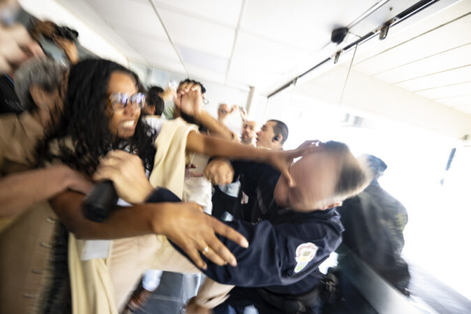 porto-alegre:-confronto-na-camara-deixa-ao-menos-5-vereadores-feridos
