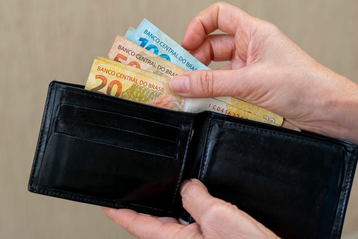 Endividados, estes 4 signos receberão um dinheiro inesperado em breve