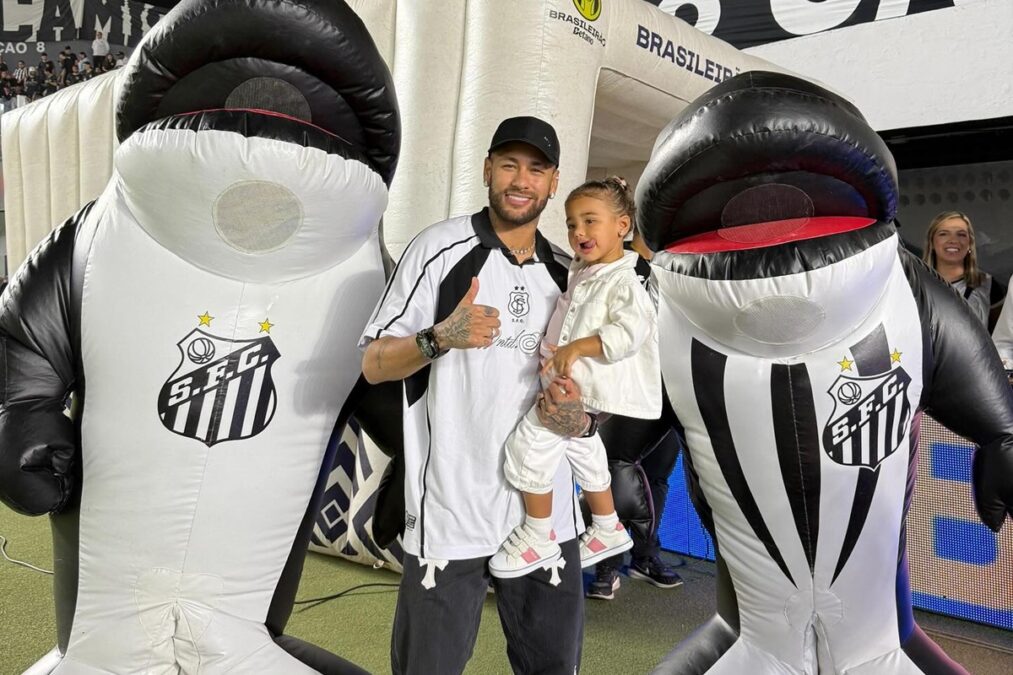 Vídeo: Neymar reencontra segurança que acertou bolada em Mavie
