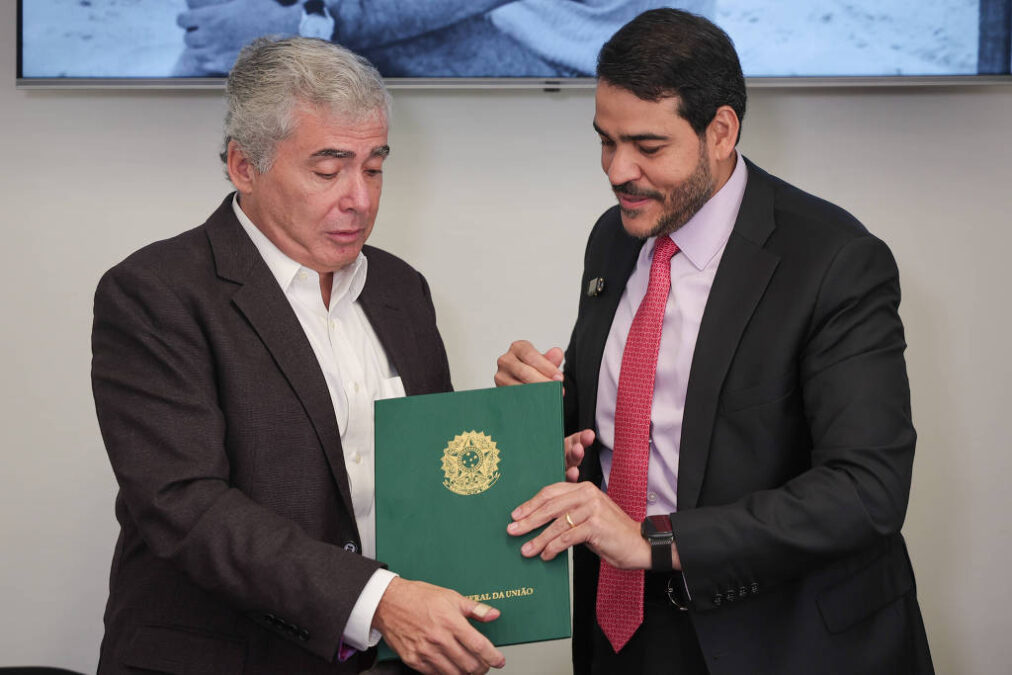 Lula escolhe Jorge Messias, da AGU, para ocupar vaga de Barroso no STF, diz site